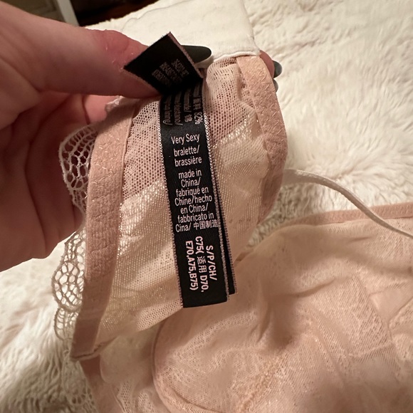 Victoria's Secret Very Sexy Bralette - Picture 5 of 5